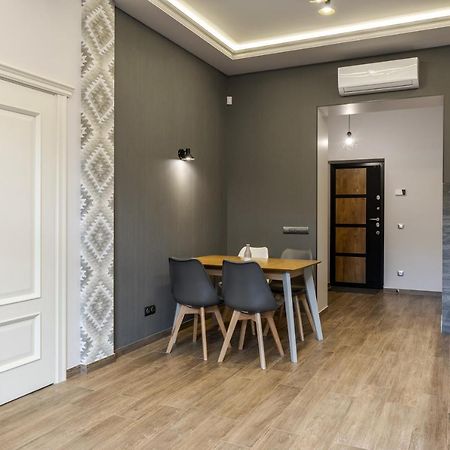 Inshiapartments On Kovzhuna Str ลวีฟ ภายนอก รูปภาพ