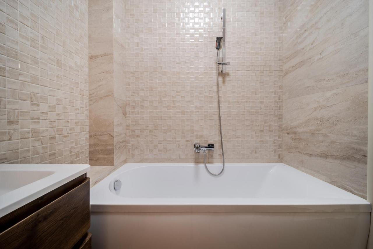 Inshiapartments On Kovzhuna Str ลวีฟ ภายนอก รูปภาพ