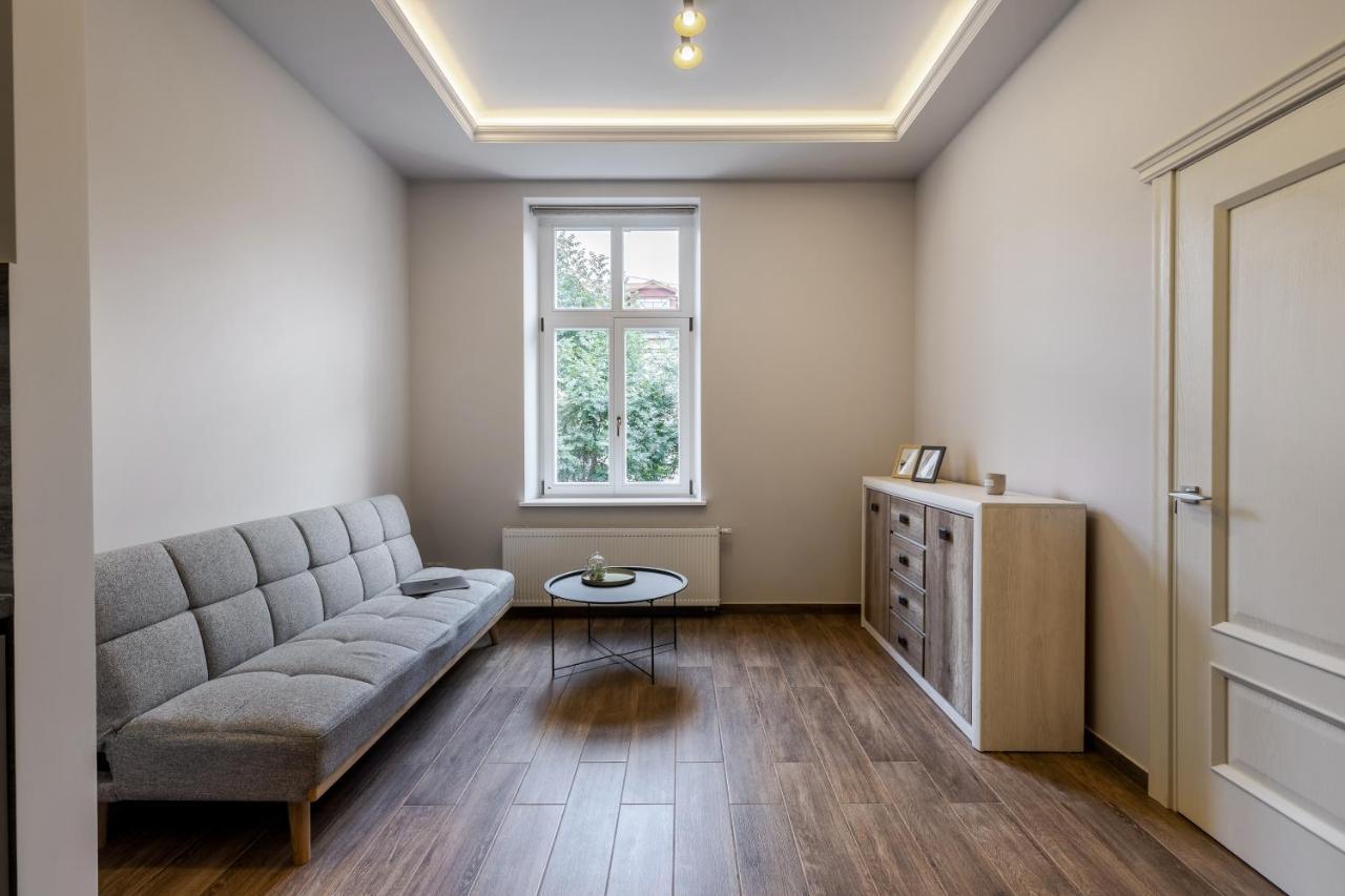 Inshiapartments On Kovzhuna Str ลวีฟ ภายนอก รูปภาพ