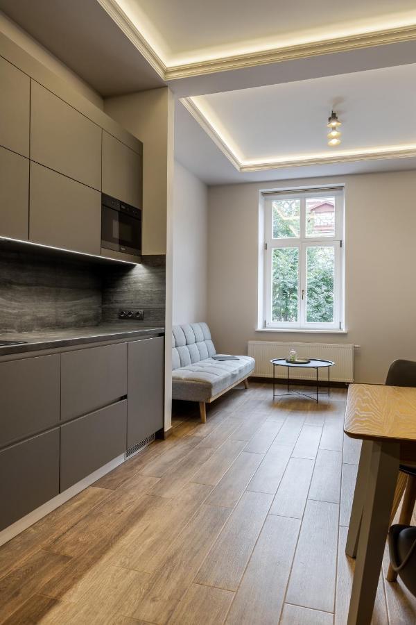 Inshiapartments On Kovzhuna Str ลวีฟ ภายนอก รูปภาพ
