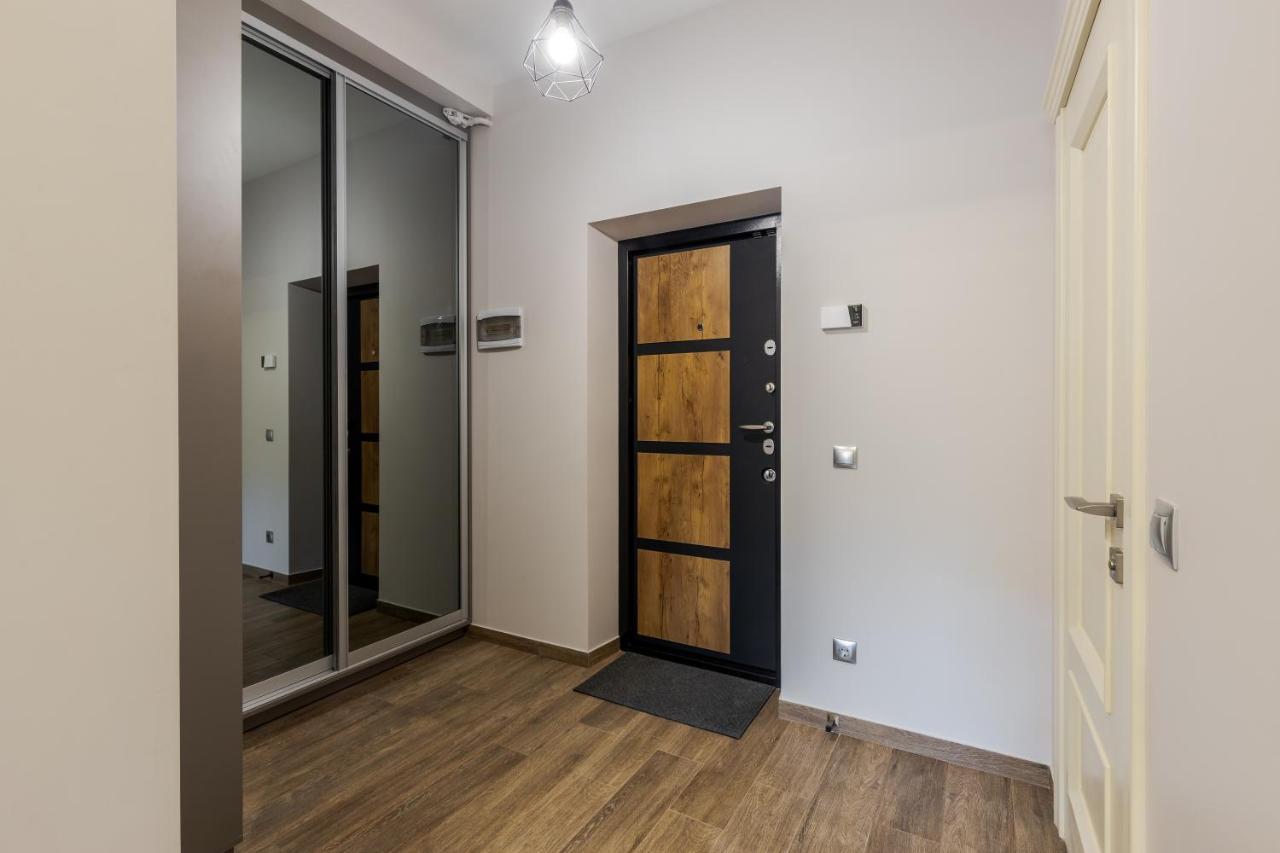 Inshiapartments On Kovzhuna Str ลวีฟ ภายนอก รูปภาพ