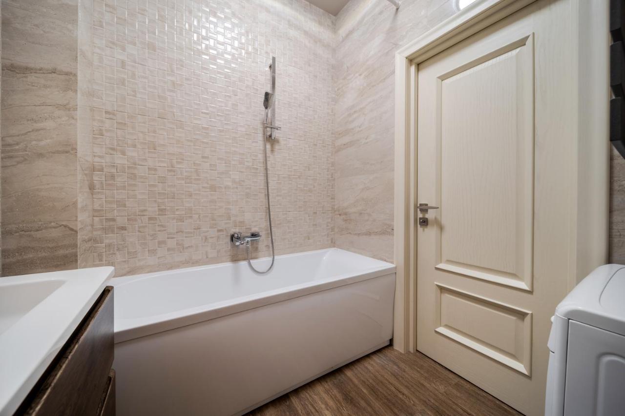 Inshiapartments On Kovzhuna Str ลวีฟ ภายนอก รูปภาพ